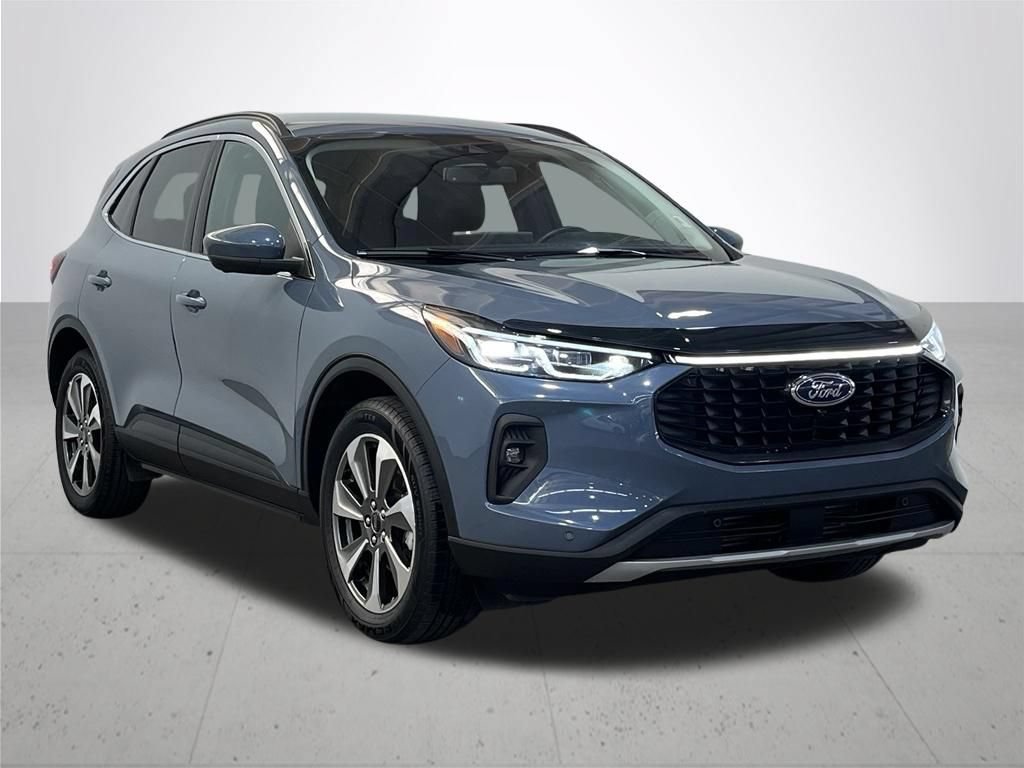 Certified 2024 Ford Escape Platinum AWD/4WD image 9