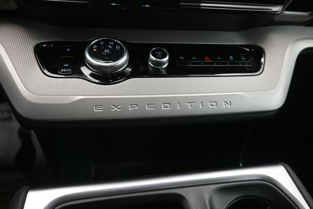 Certified 2025 Ford Expedition Active AWD/4WD image 17