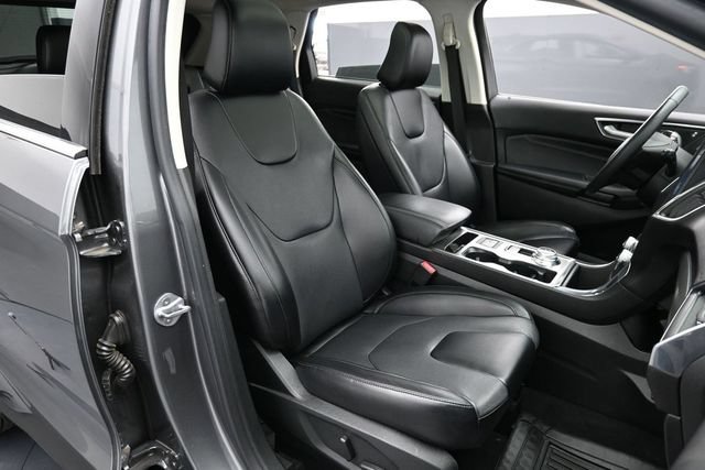 Certified 2022 Ford Edge Titanium AWD/4WD image 31