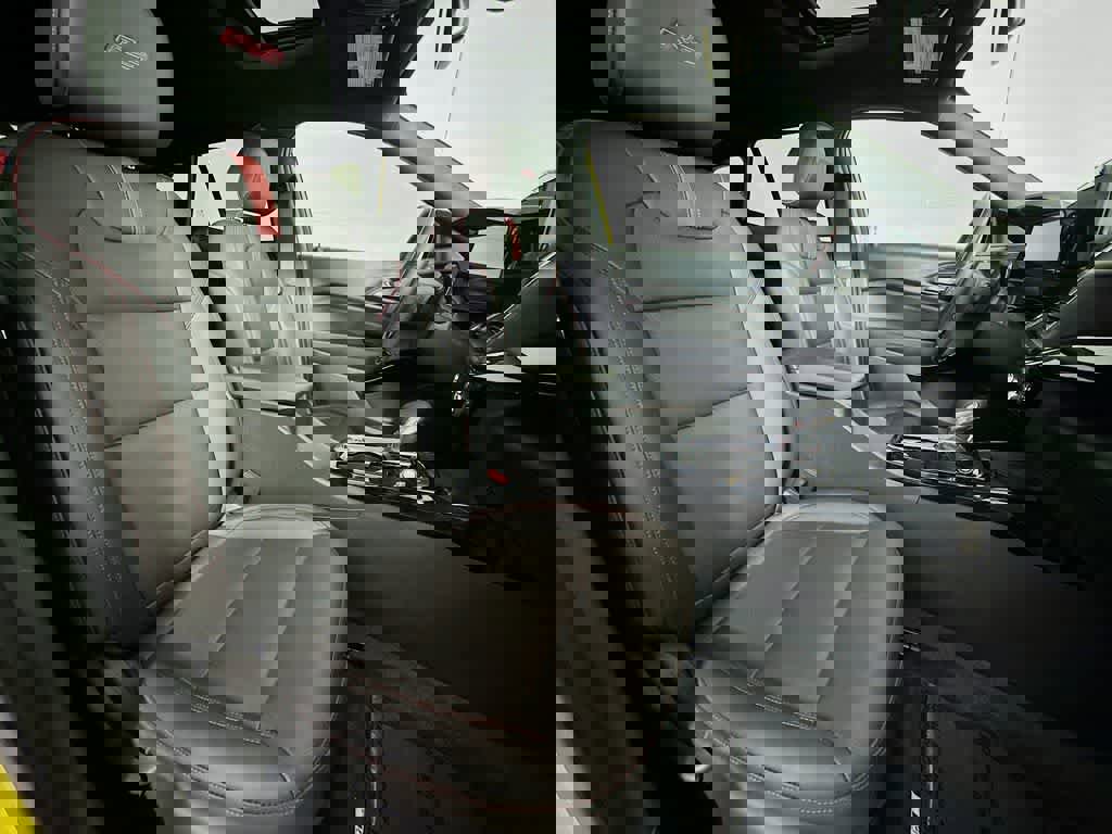 Used 2024 Chevrolet Trax RS w/ Sunroof Package image 14