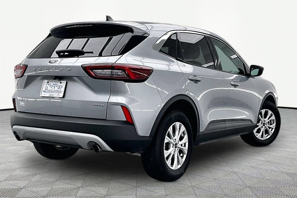 Certified 2023 Ford Escape Active AWD/4WD image 2