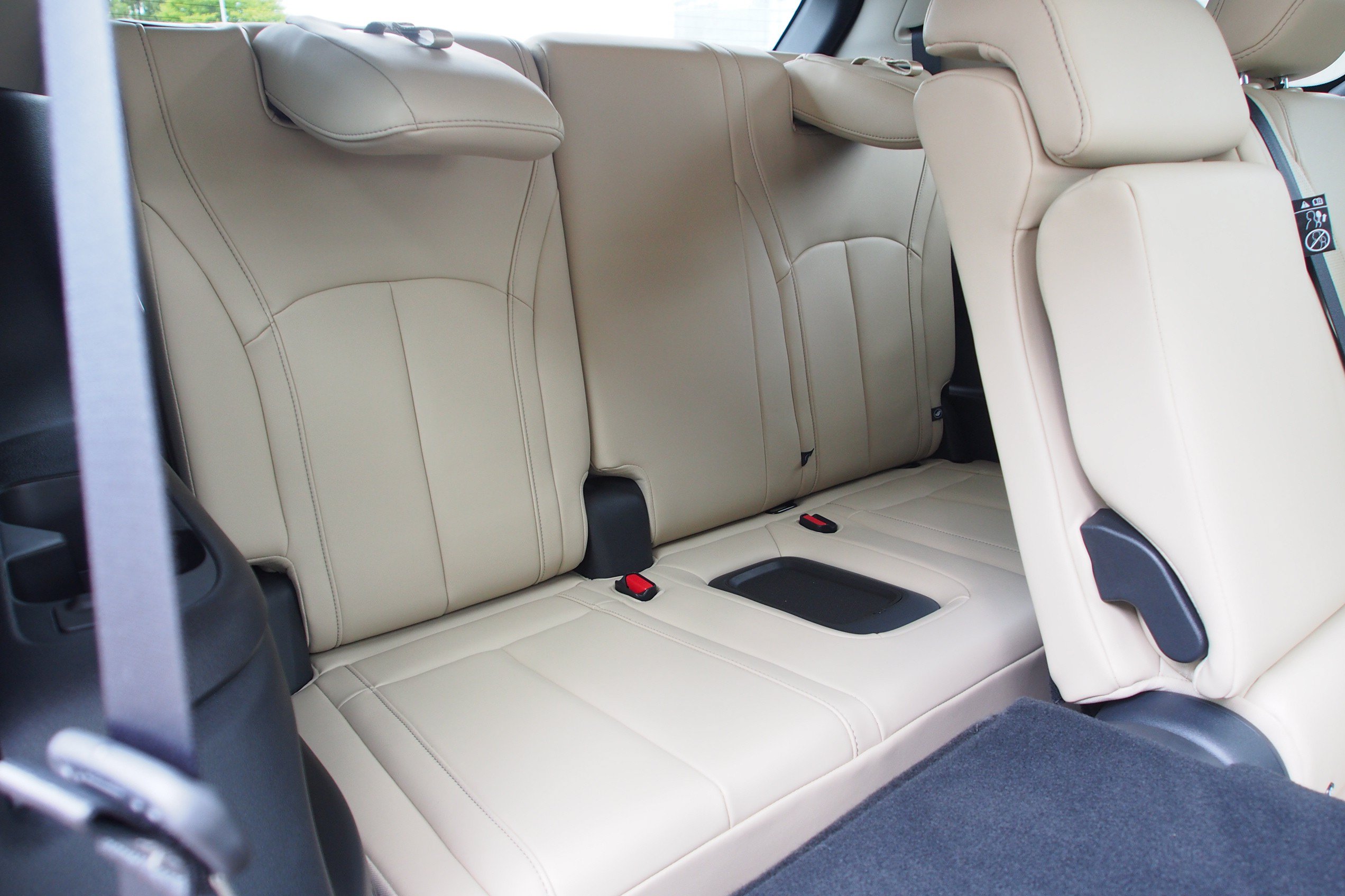 Used 2023 INFINITI QX60 Sensory w/ Cargo Package AWD/4WD image 18