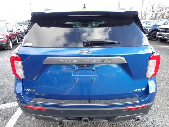 Certified 2022 Ford Explorer XLT w/ Equipment Group 202A image 3