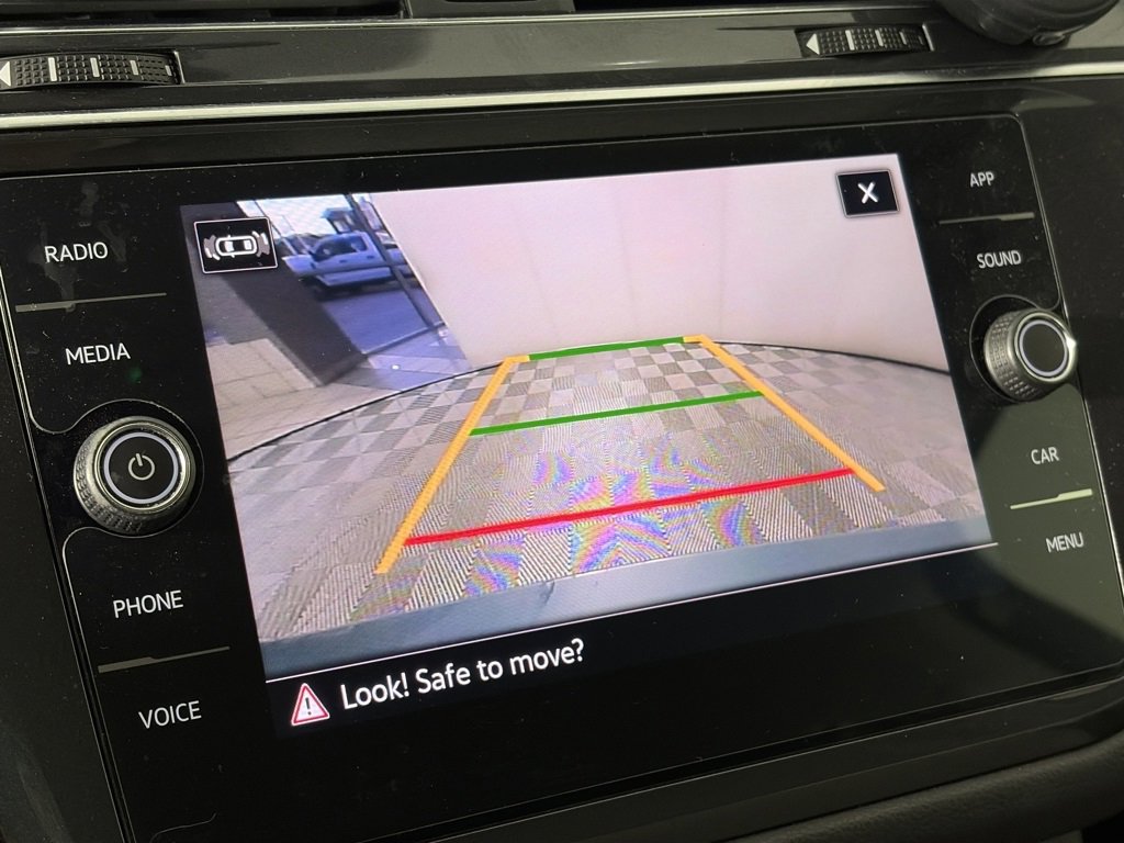 Used 2021 Volkswagen Tiguan SE image 20