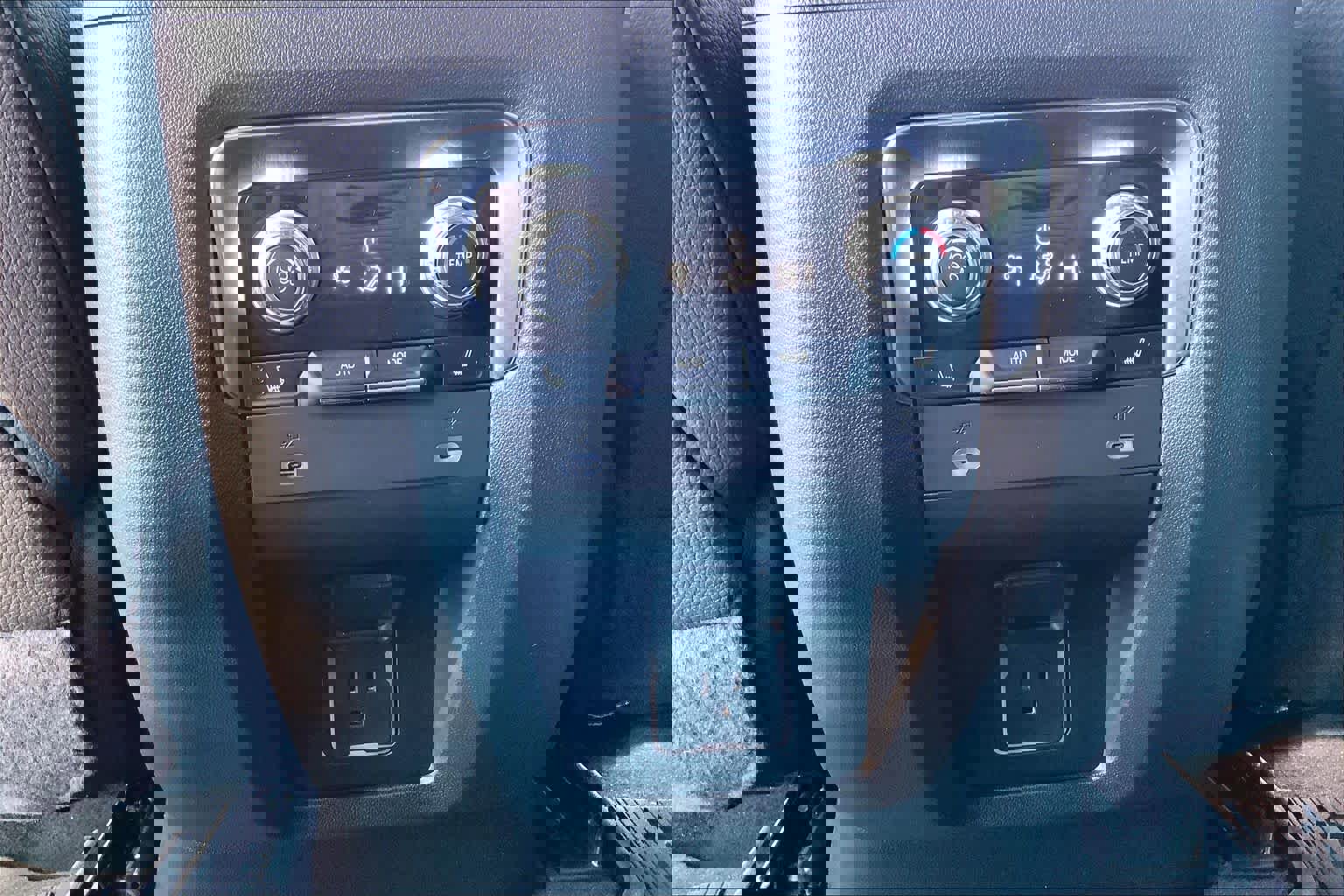 Used 2022 GMC Yukon Denali image 34