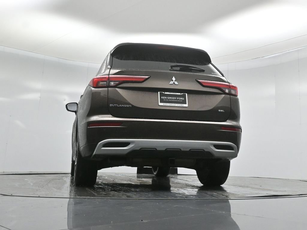 Used 2022 Mitsubishi Outlander SEL image 16