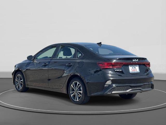 Used 2023 Kia Forte LXS image 2