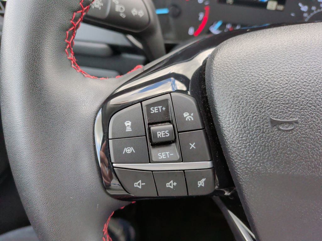 Certified 2022 Ford Escape SEL w/ SEL Stealth AWD Package image 26