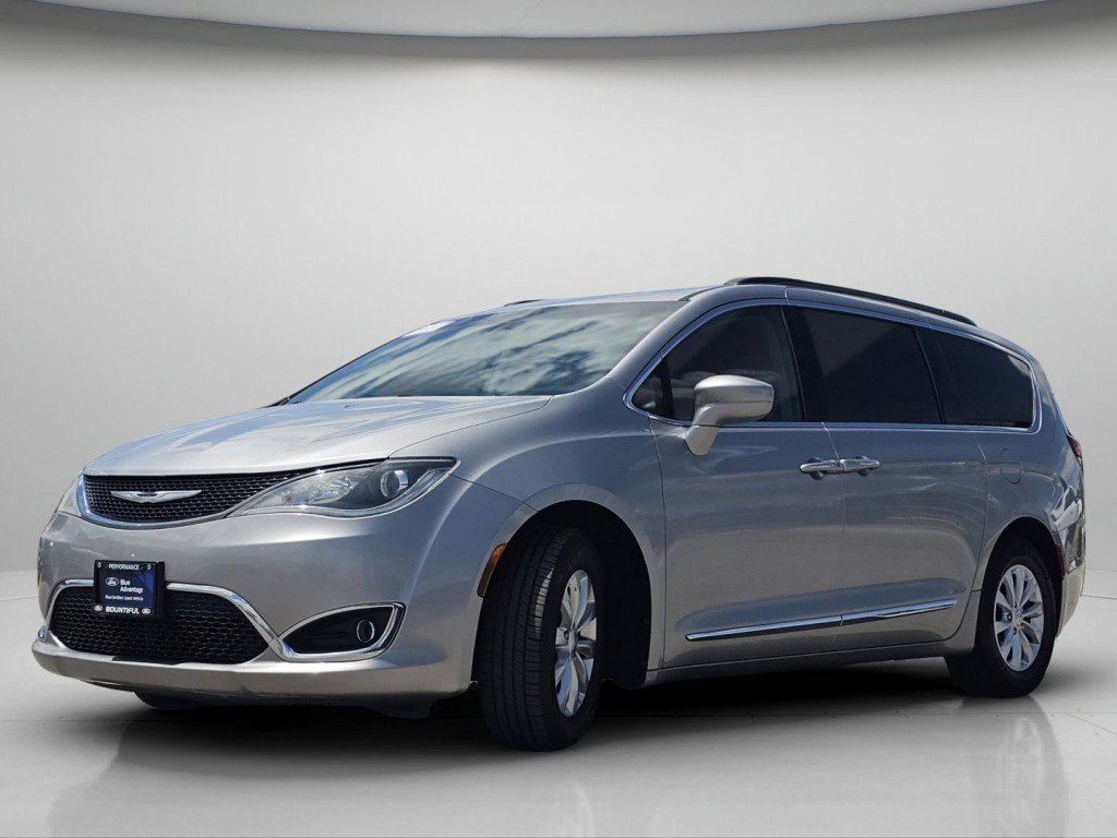 Used 2017 Chrysler Pacifica Touring-L FWD image 18