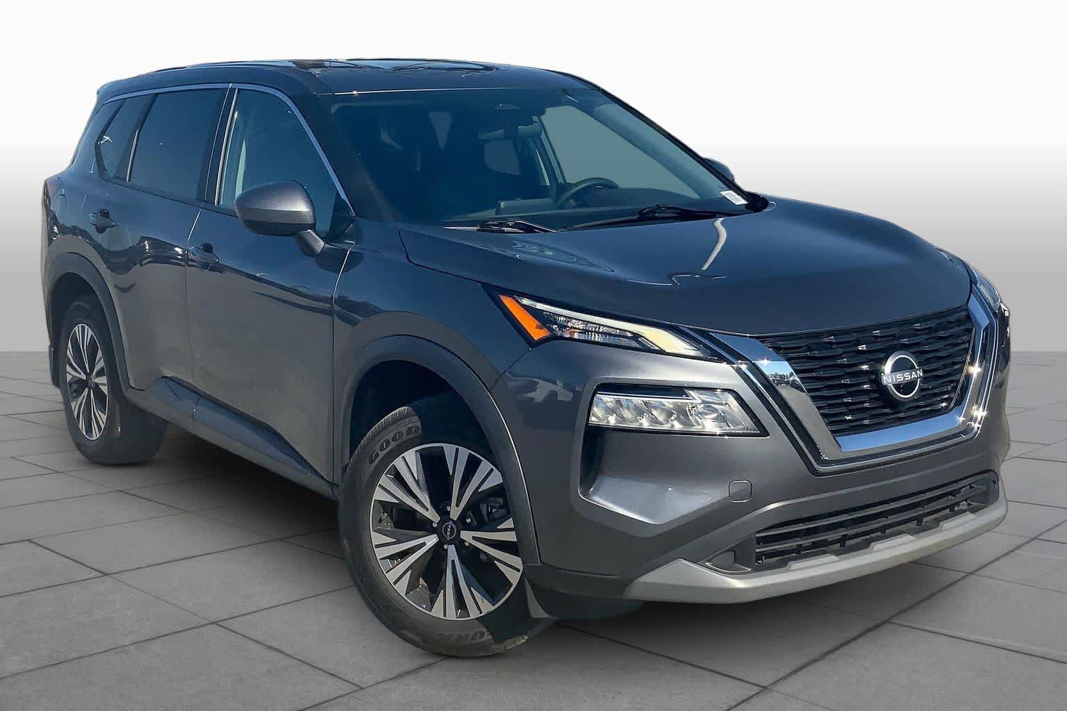 Used 2023 Nissan Rogue SV FWD image 3