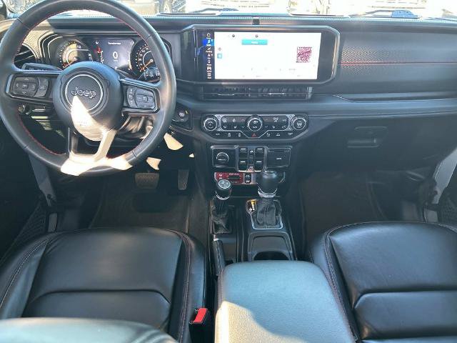 Used 2024 Jeep Wrangler Unlimited Rubicon AWD/4WD image 12