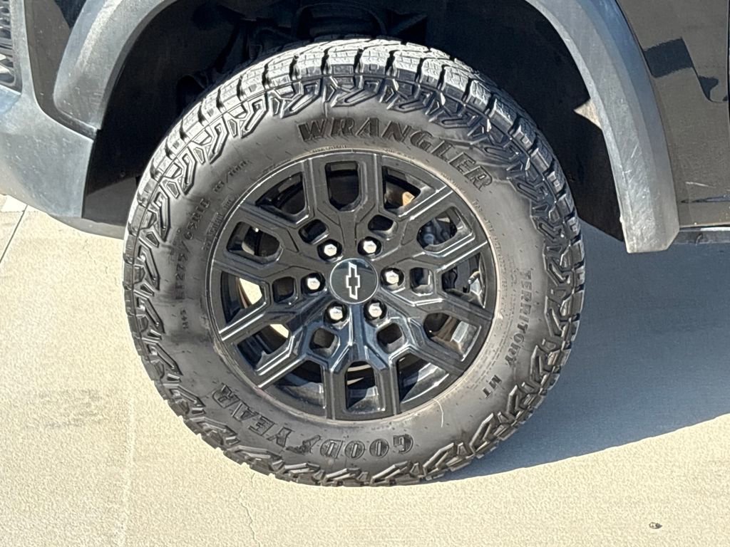 Used 2023 Chevrolet Colorado Trail Boss w/ Technology Package image 13