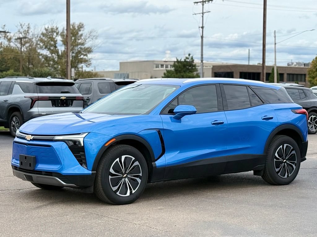 Used 2024 Chevrolet Blazer EV LT AWD/4WD image 40
