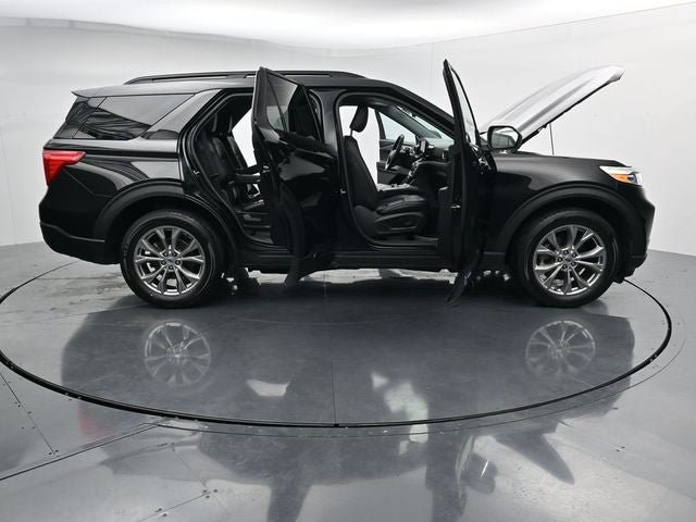 Certified 2023 Ford Explorer XLT w/ Equipment Group 202A AWD/4WD image 38