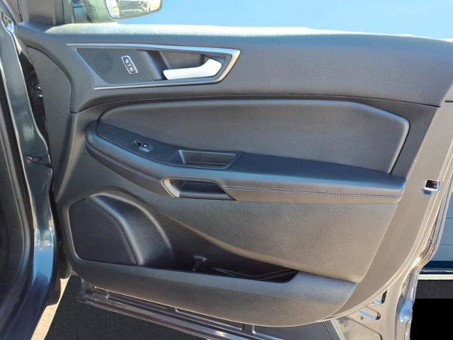 Certified 2024 Ford Edge SE w/ Black Appearance Package AWD/4WD image 10