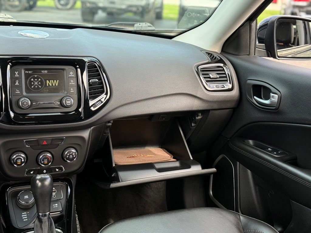 Used 2018 Jeep Compass Latitude AWD/4WD image 24