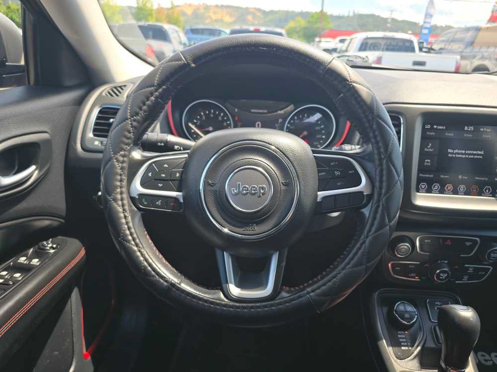 Used 2020 Jeep Compass Trailhawk AWD/4WD image 11
