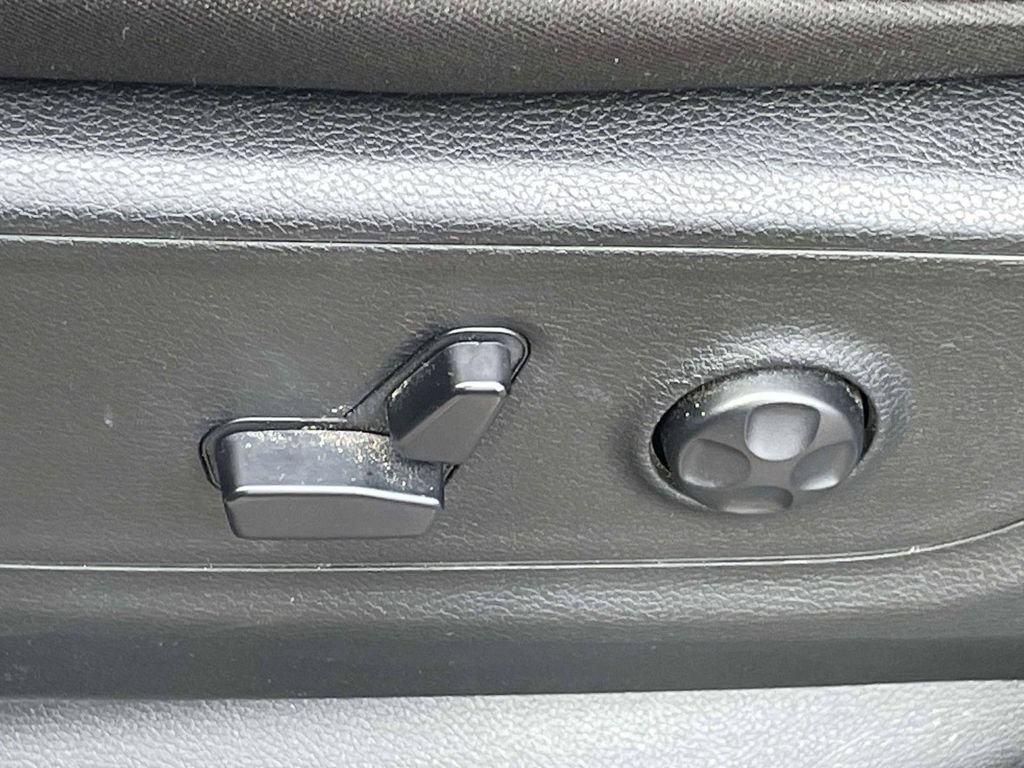 Used 2020 RAM 1500 Big Horn AWD/4WD image 14