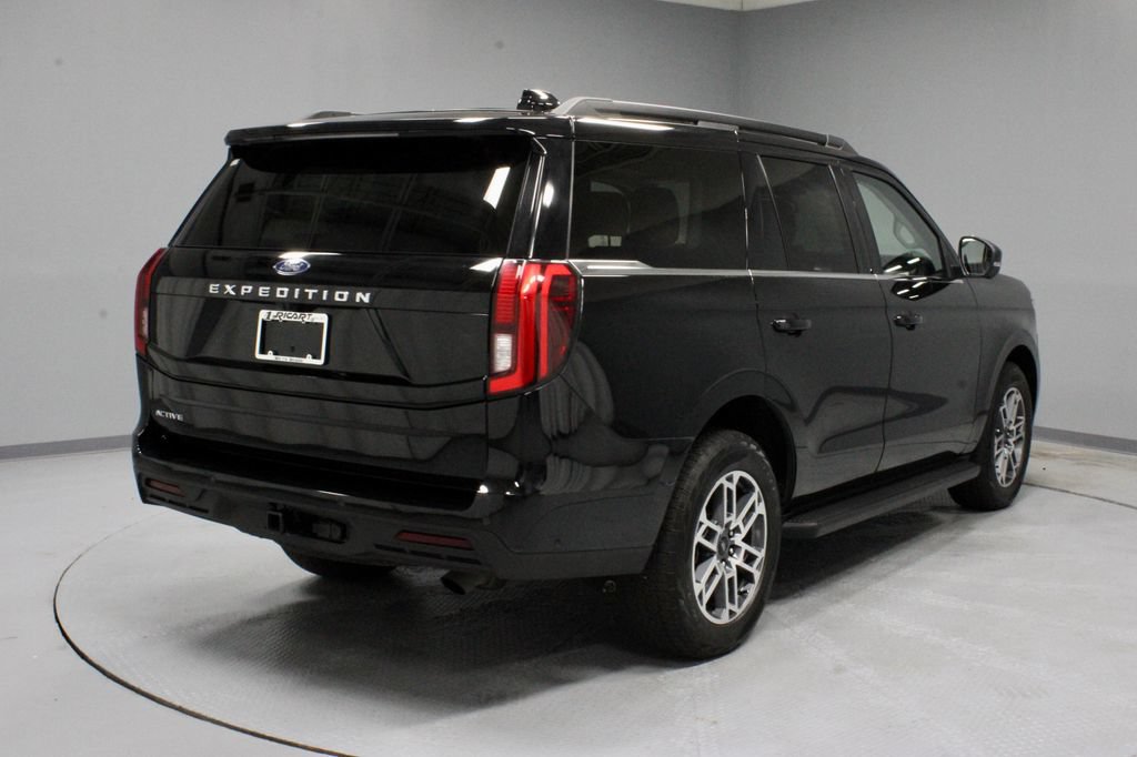 Certified 2025 Ford Expedition Active AWD/4WD image 11