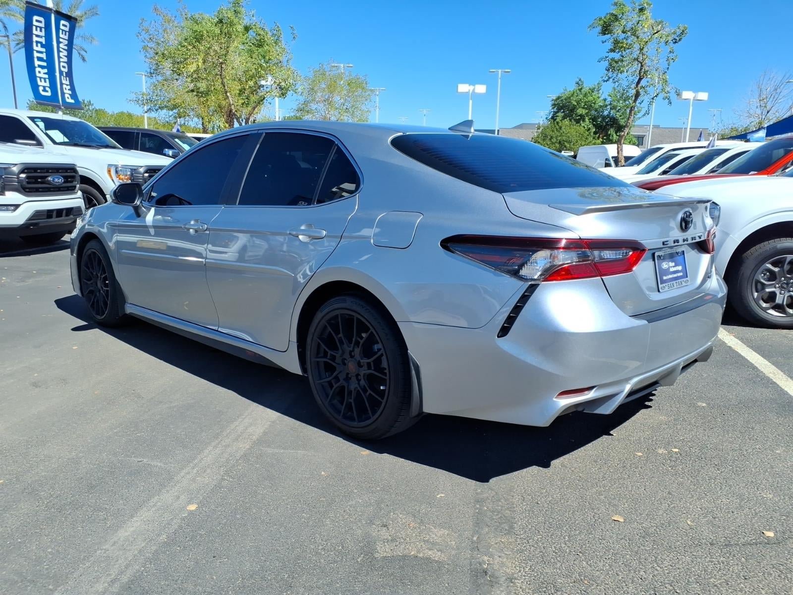 Used 2022 Toyota Camry SE w/ TRD Appearance Package (TMS) FWD image 6