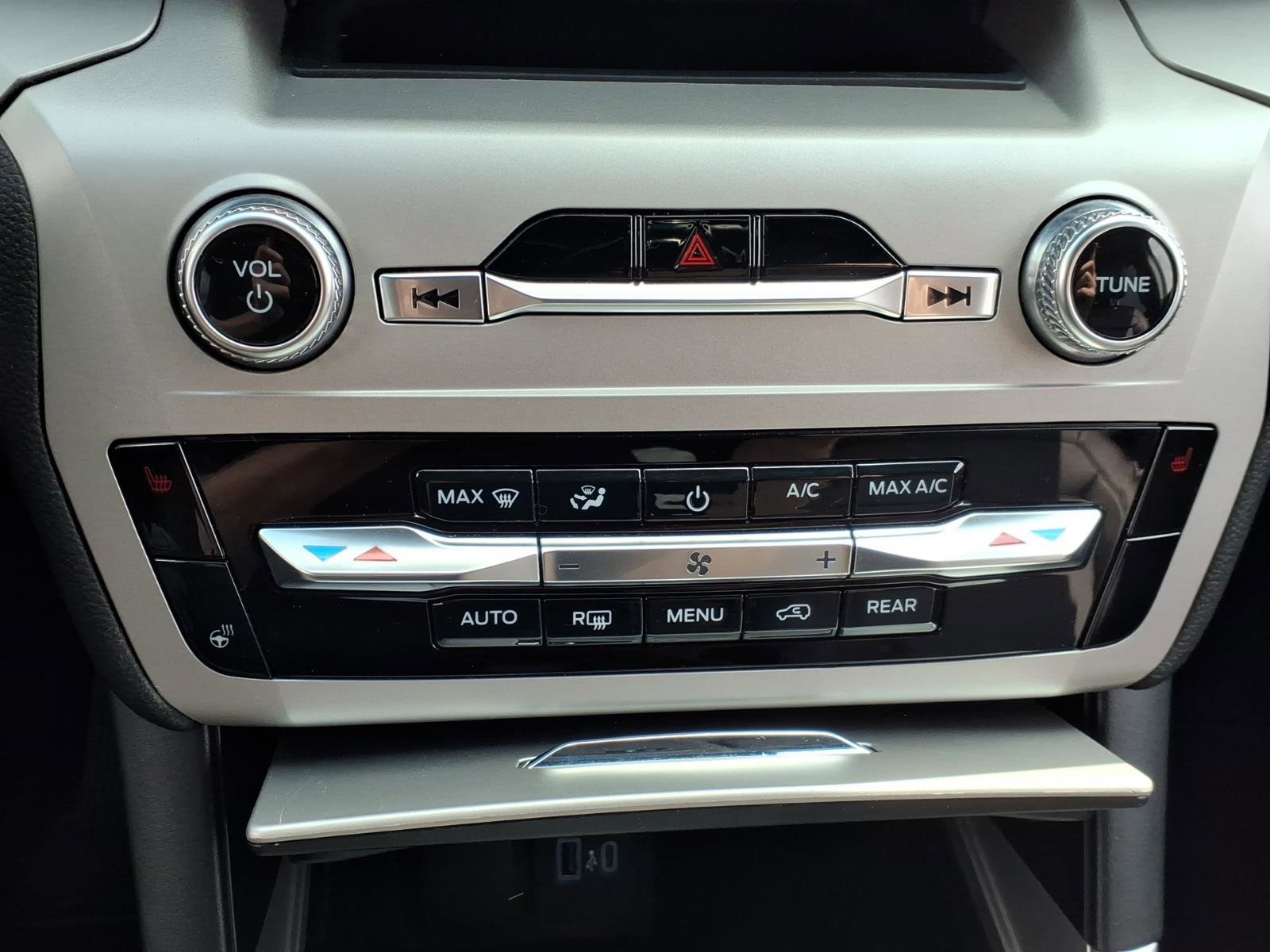 Certified 2023 Ford Explorer XLT w/ Equipment Group 202A image 15