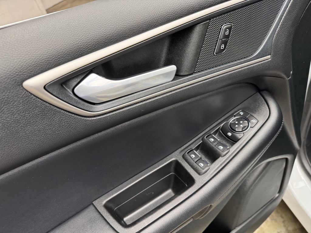 Certified 2022 Ford Edge SEL AWD/4WD image 11