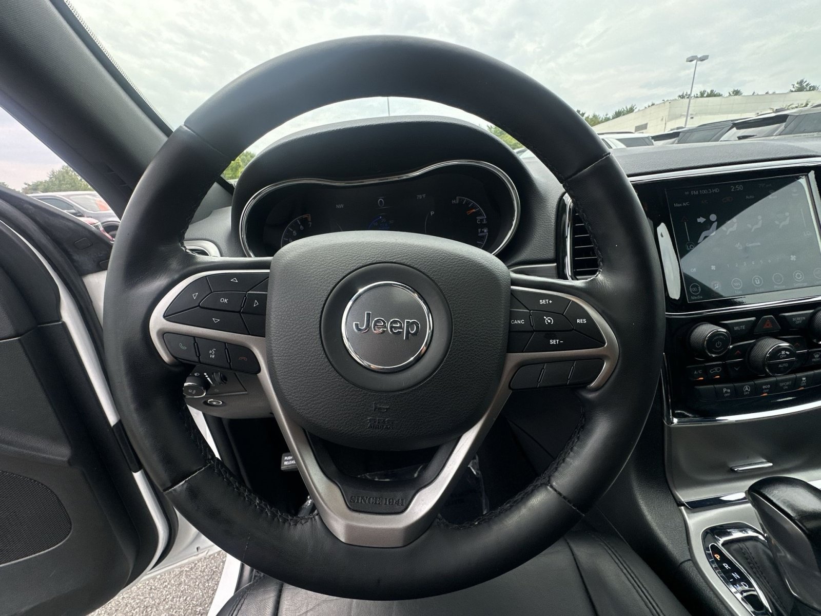 Used 2022 Jeep Grand Cherokee Limited AWD/4WD image 24