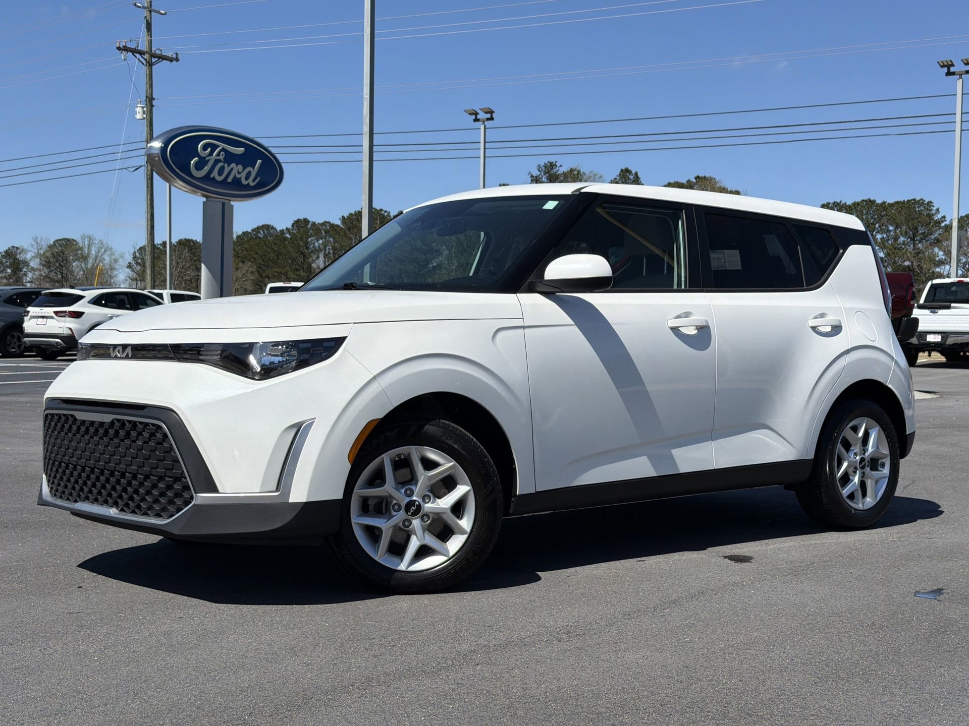 Used 2025 Kia Soul LX w/ LX Technology Package