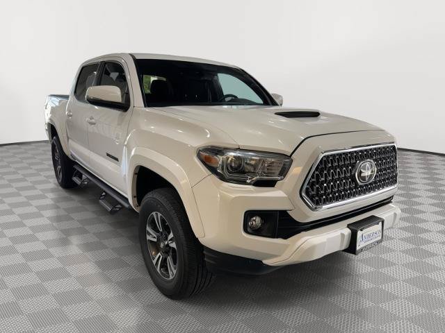 Used 2019 Toyota Tacoma TRD Sport AWD/4WD image 5