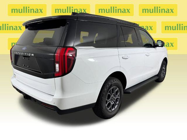 Certified 2025 Ford Expedition Active RWD image 4