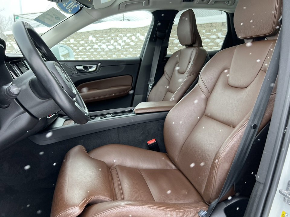Used 2020 Volvo XC60 T6 Inscription w/ Protection Package Premier image 10