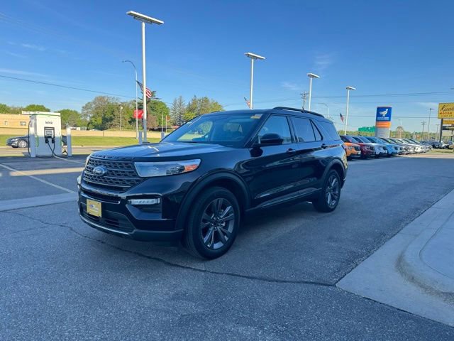 Certified 2023 Ford Explorer XLT w/ Equipment Group 202A AWD/4WD image 31