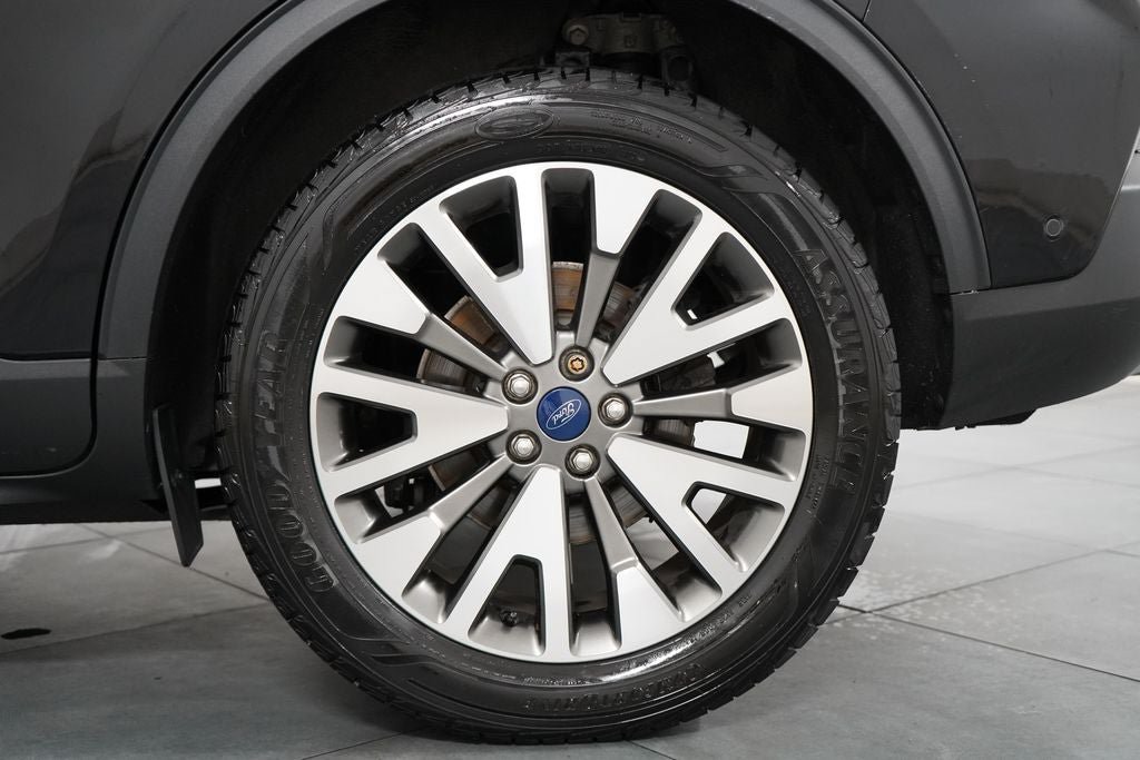 Certified 2020 Ford Escape Titanium AWD/4WD image 35
