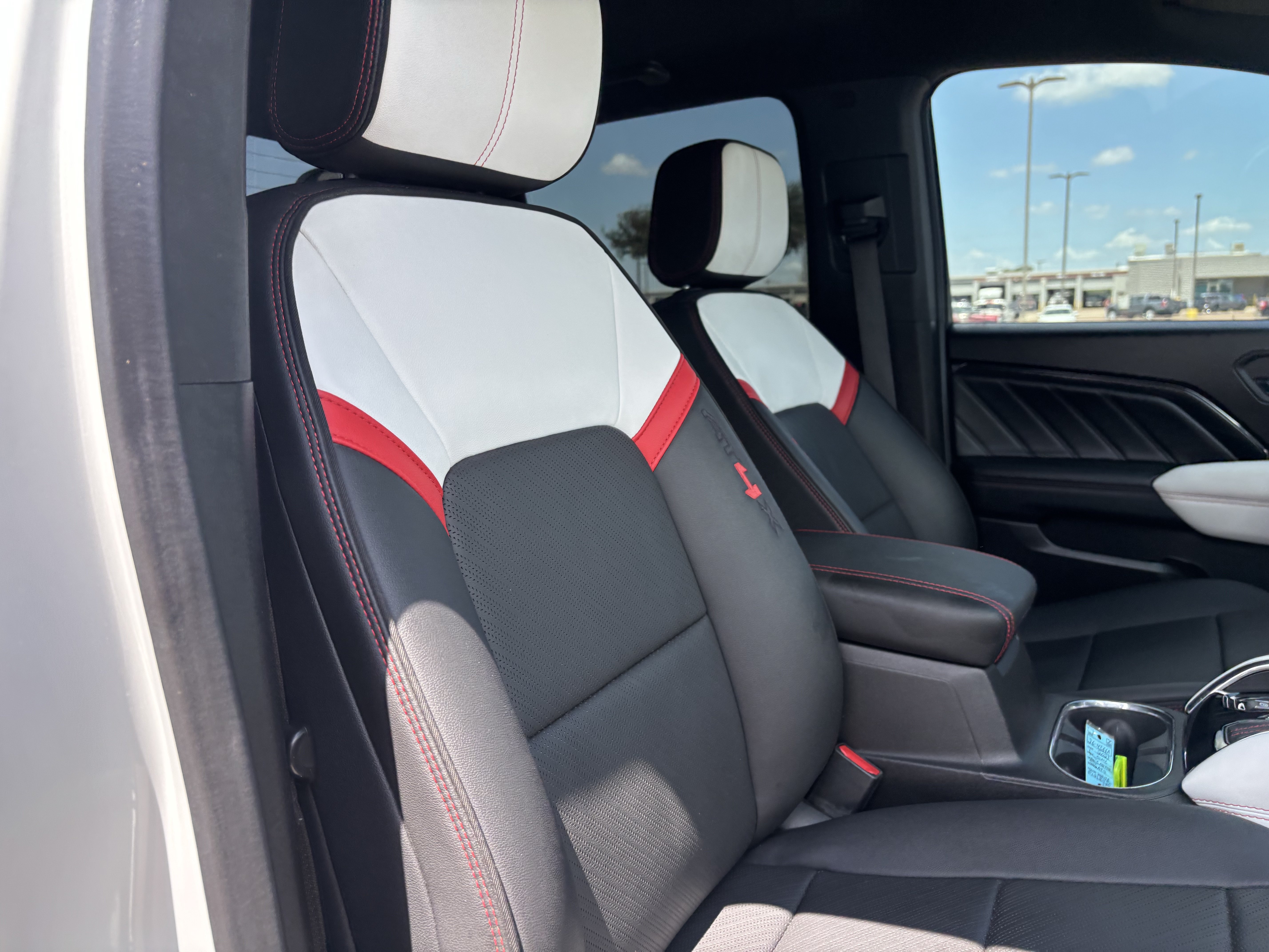 Used 2023 GMC Canyon AT4X AWD/4WD image 24