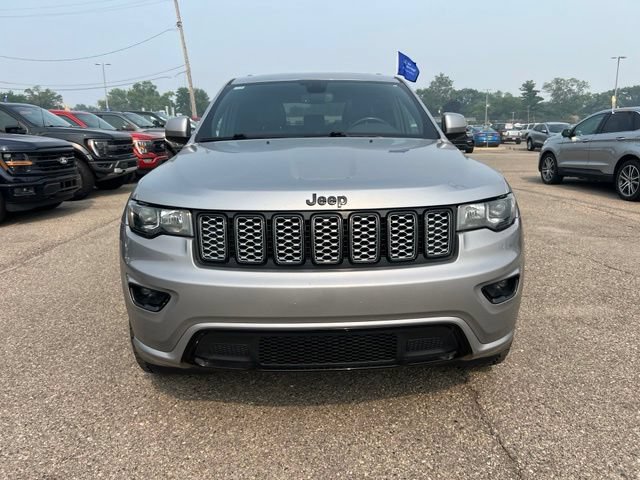 Used 2020 Jeep Grand Cherokee Altitude AWD/4WD image 2