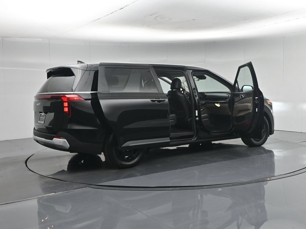 Used 2026 Kia Carnival FWD image 6