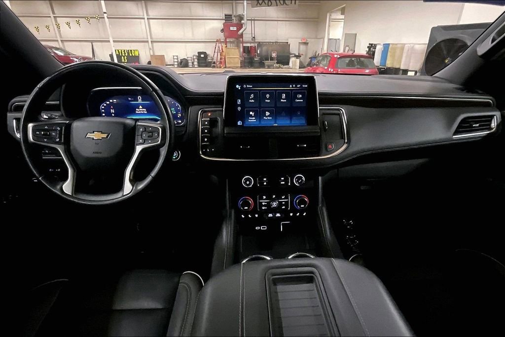 Used 2023 Chevrolet Suburban Premier image 14
