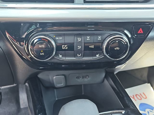 Used 2025 Chevrolet Trax LT w/ LT Convenience Package FWD image 54