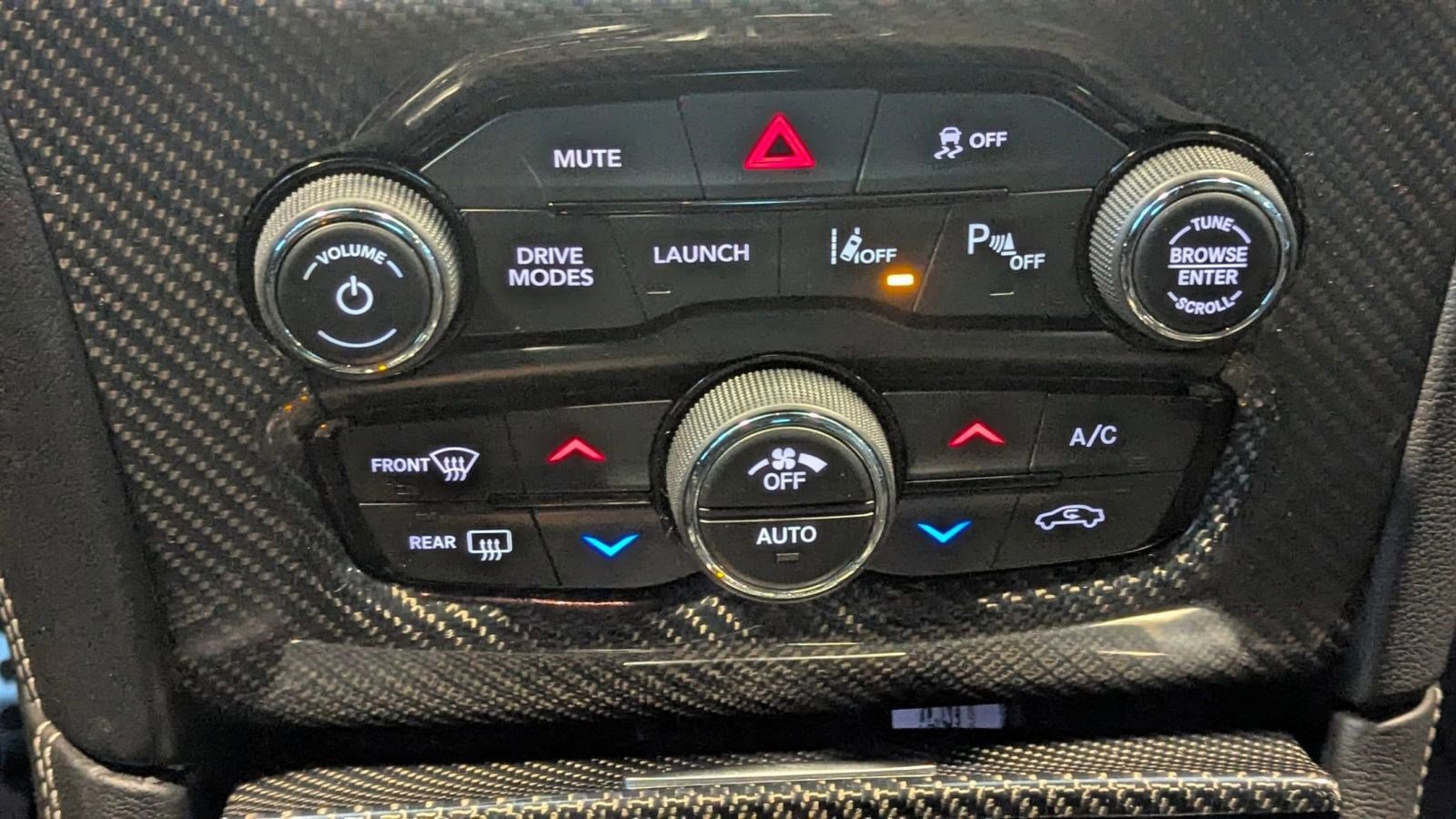 Used 2023 Chrysler 300 C image 28