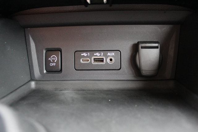 Used 2024 Nissan Sentra SV FWD image 32