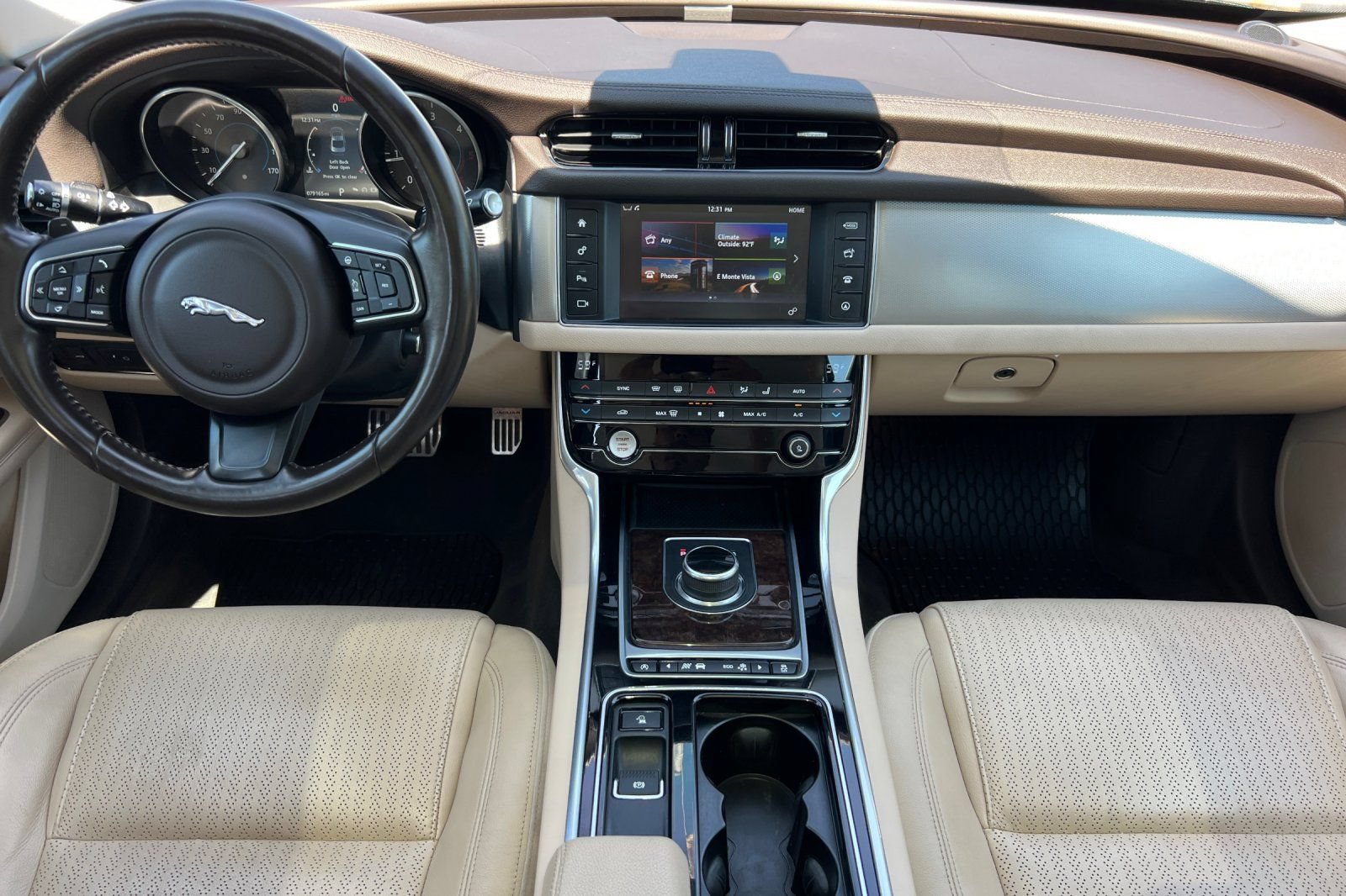 Used 2017 Jaguar XF Prestige RWD image 13