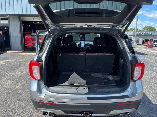 Certified 2020 Ford Explorer Platinum w/ Premium Technology Package AWD/4WD image 12