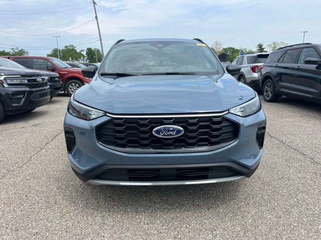 Certified 2025 Ford Escape ST-Line AWD/4WD image 2