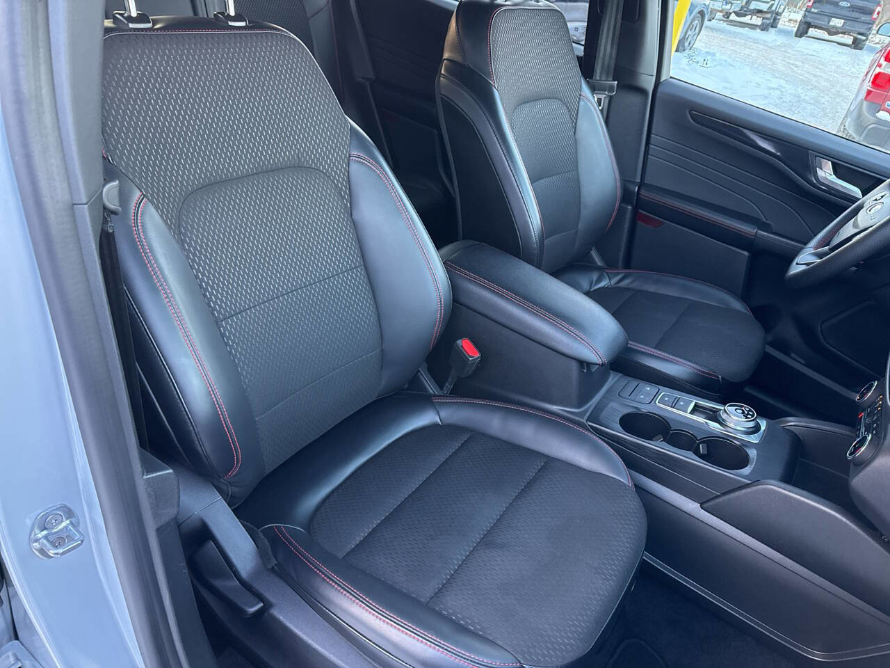 Certified 2025 Ford Escape ST-Line Select AWD/4WD image 13
