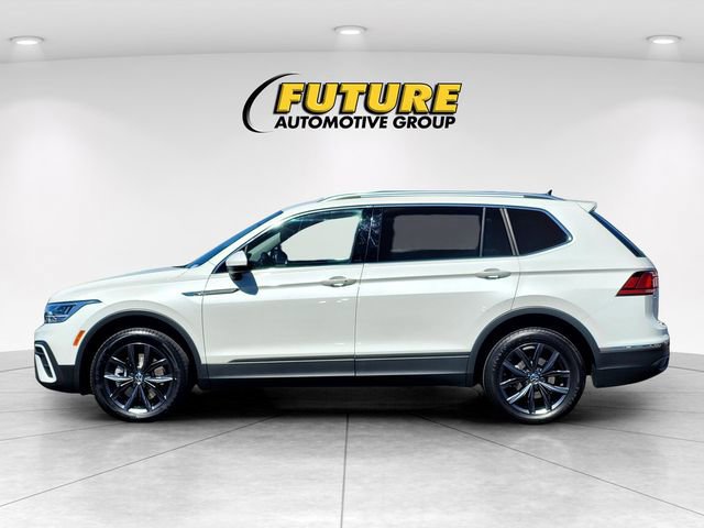 Used 2023 Volkswagen Tiguan SE AWD/4WD image 2