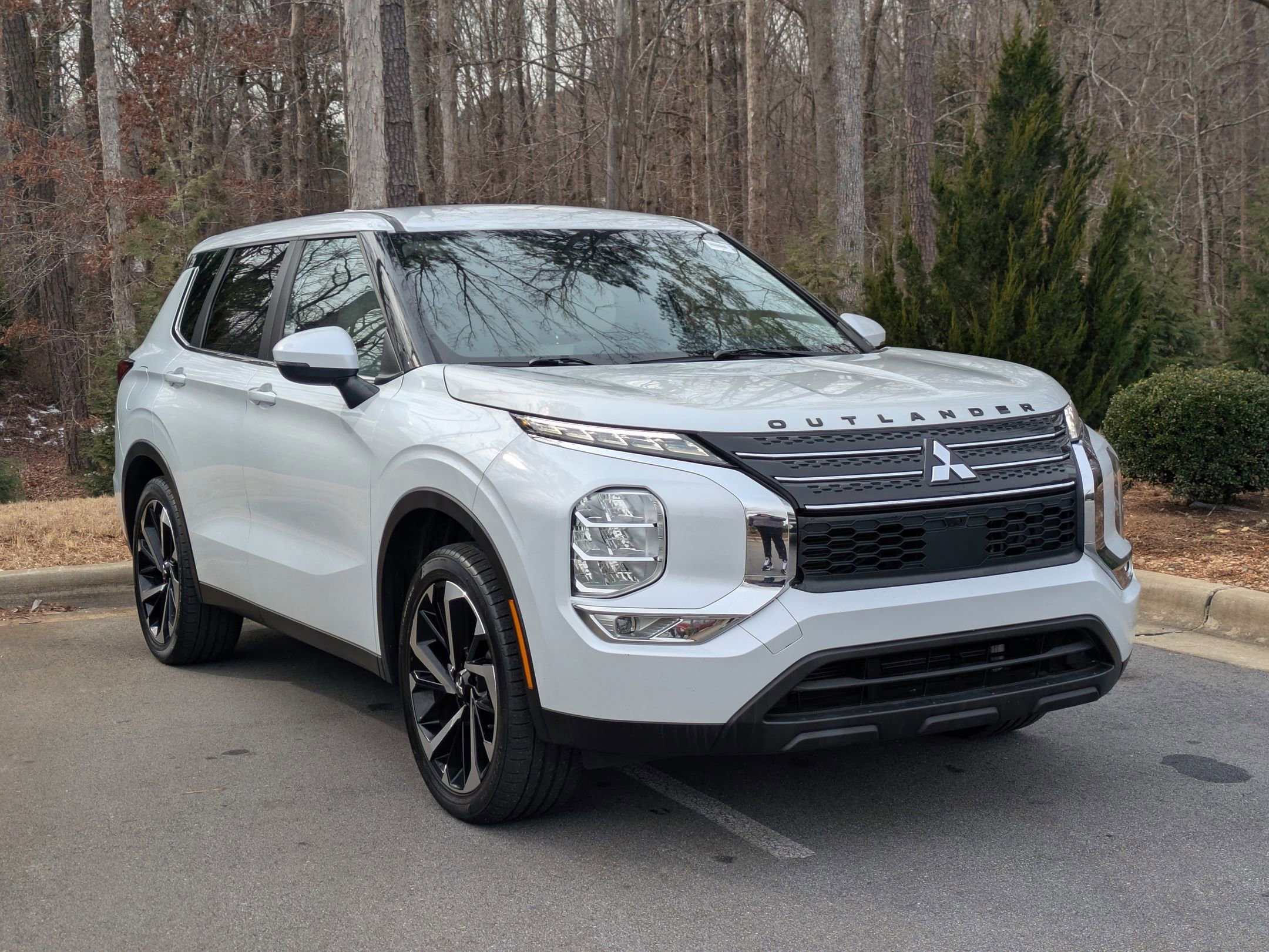 Used 2022 Mitsubishi Outlander ES image 6