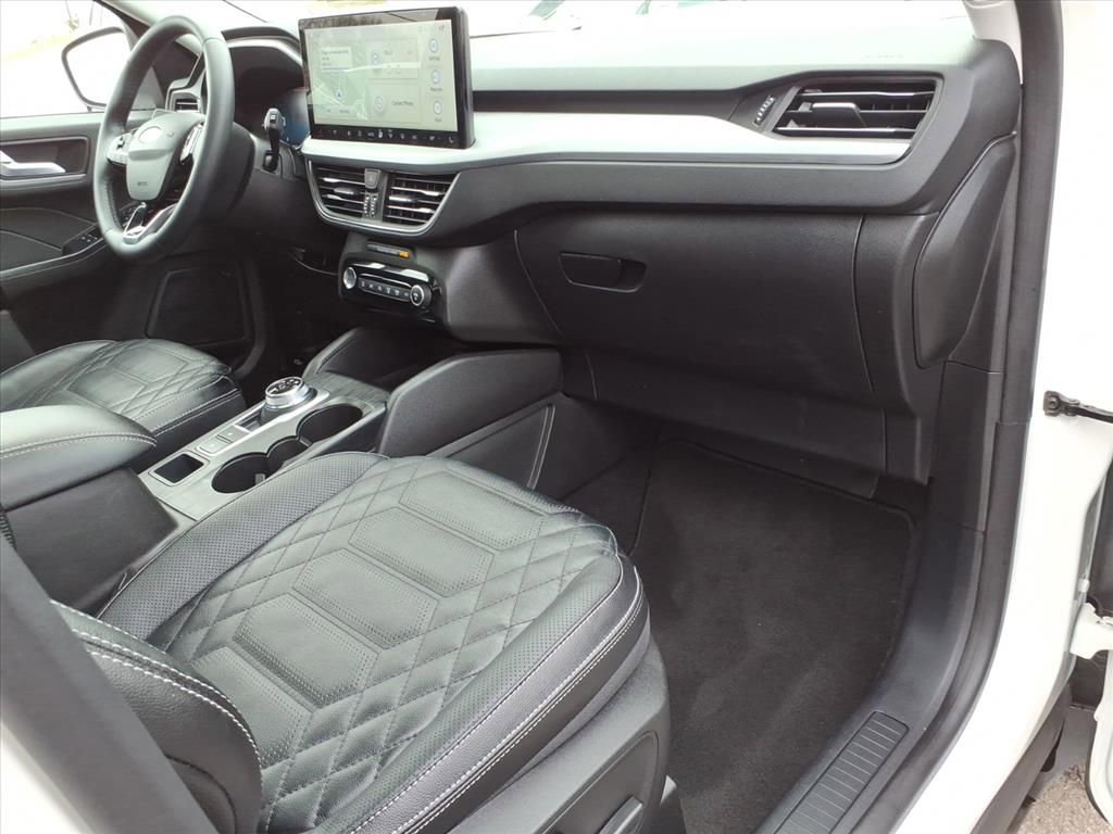 Certified 2023 Ford Escape Platinum w/ Premium Technology Package image 10