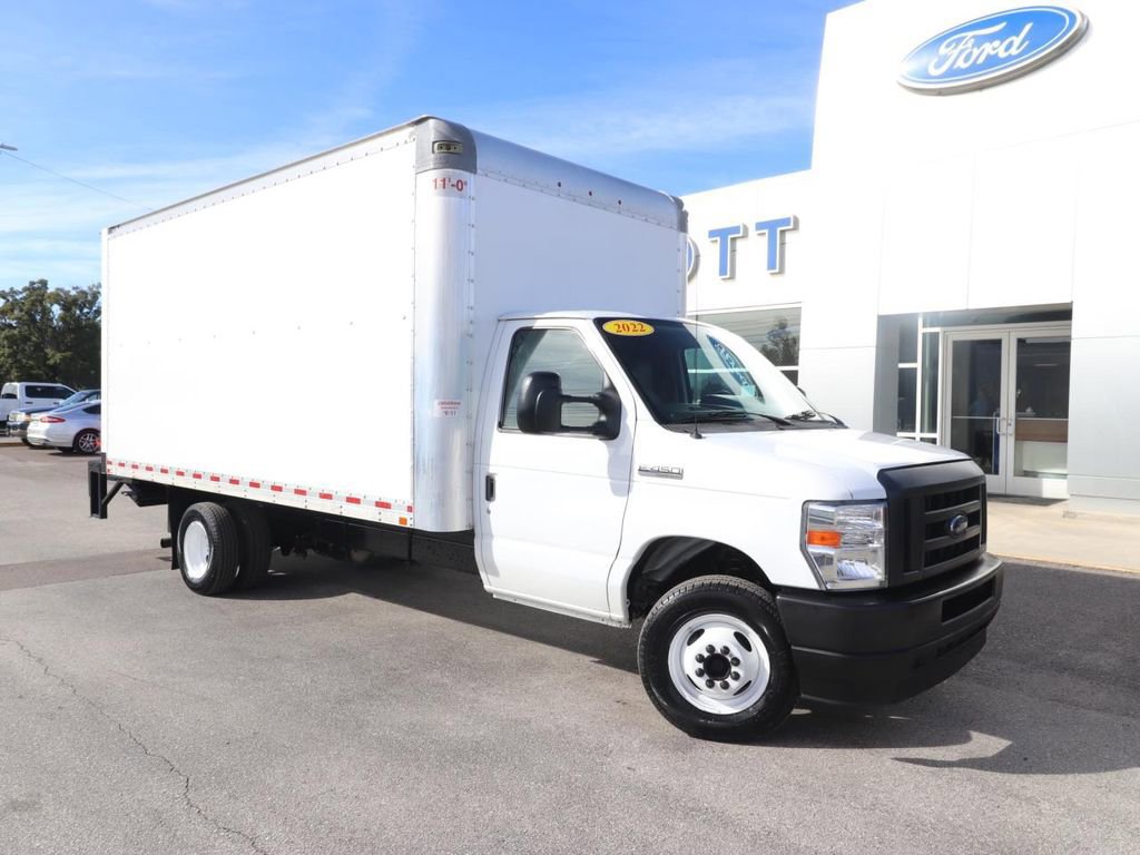 Certified 2022 Ford E-450 and Econoline 450 Super Duty w/ Power Windows & Locks Group image 6