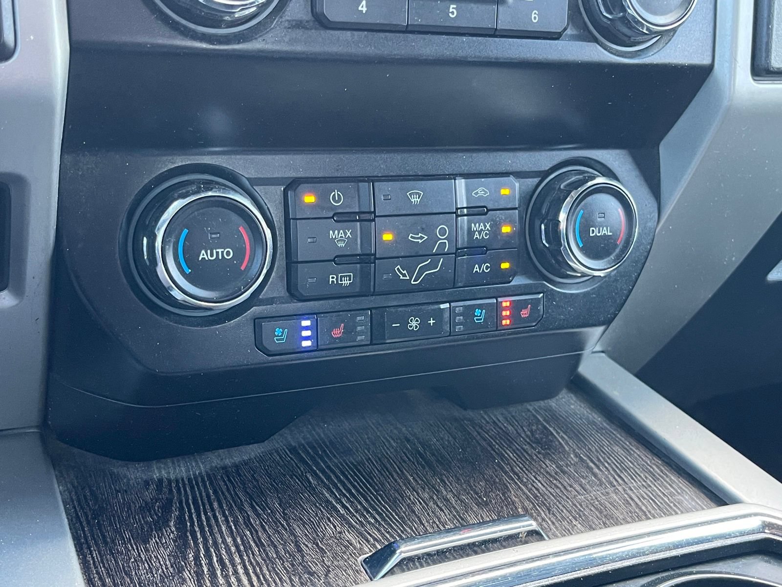 Certified 2020 Ford F250 Lariat w/ Lariat Value Package AWD/4WD image 20