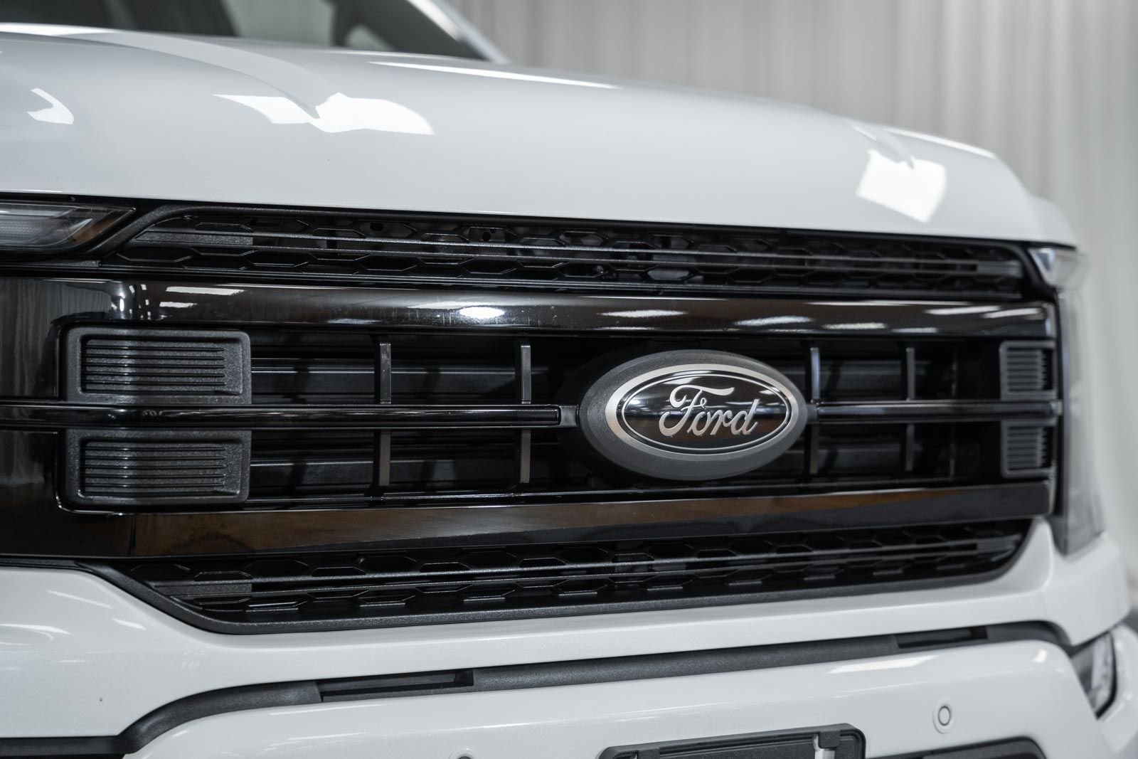 Certified 2023 Ford F150 Lariat w/ Equipment Group 502A High image 14